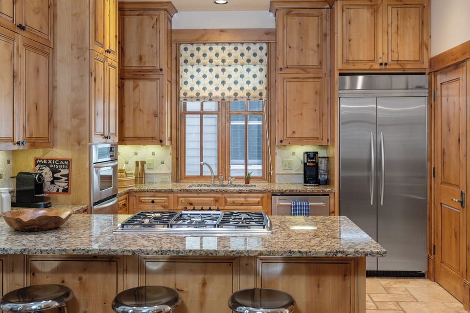 4.0-first-light-telluride-kitchen2