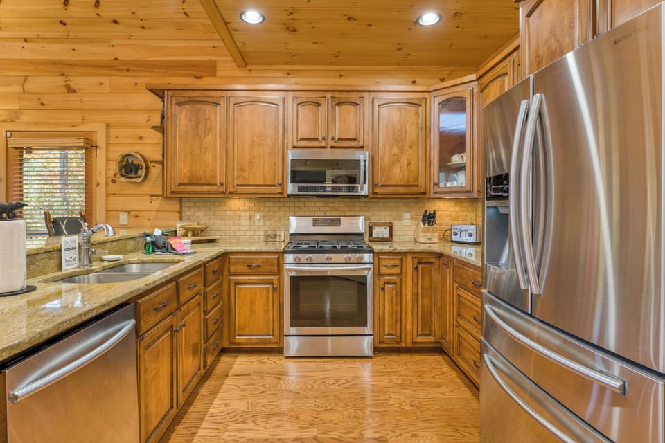 Wolf Branch Retreat - Entry Level Kitchen