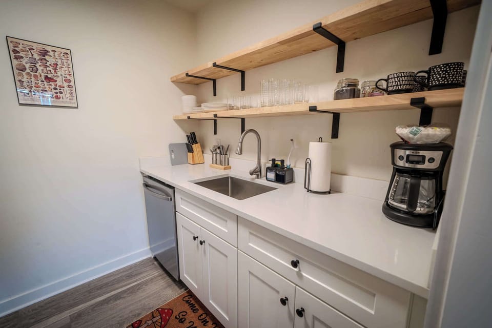 Fully-equipped kitchen with all the utensils and tools needed for a home-cooked meal!