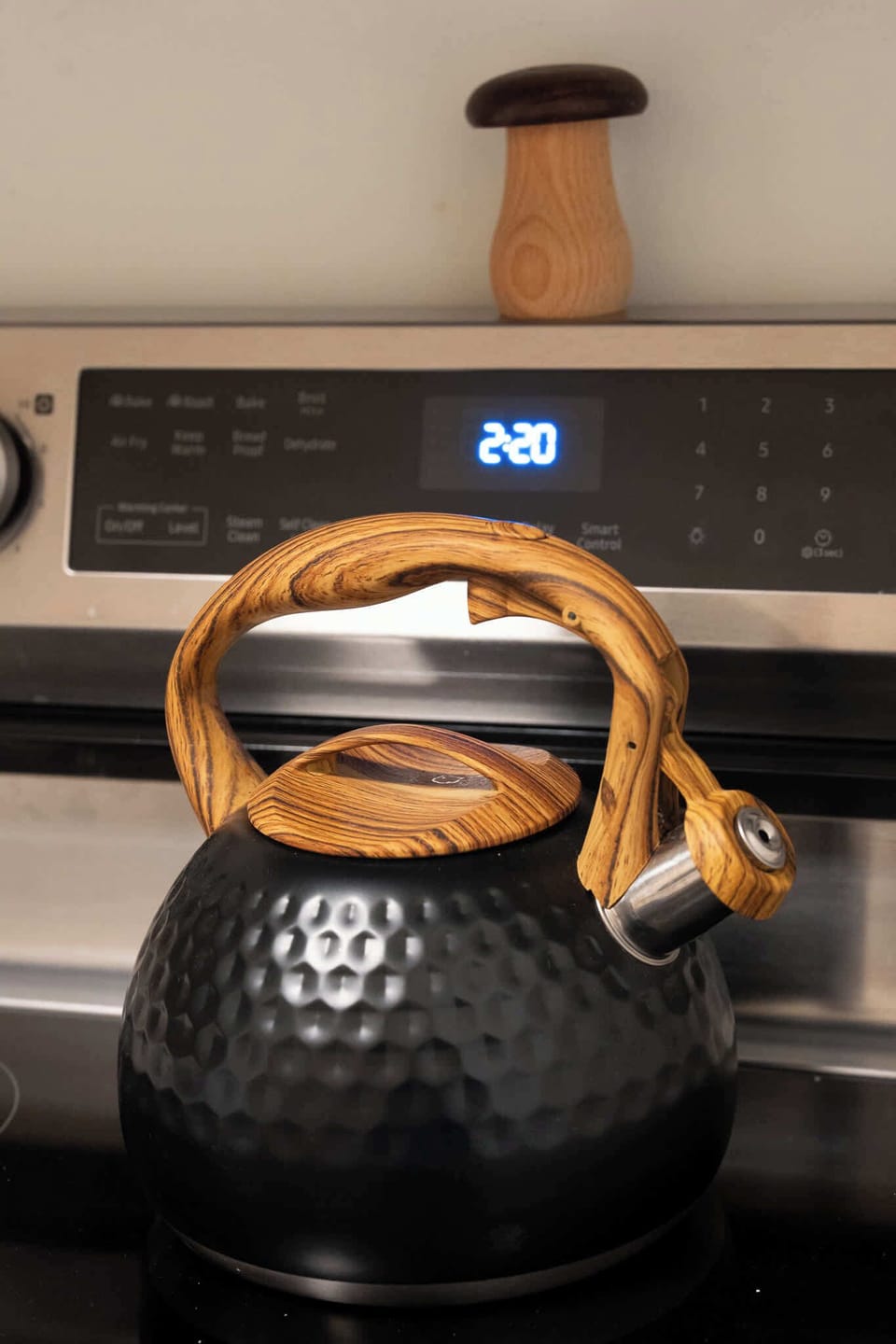 Kettle provided for boiling water