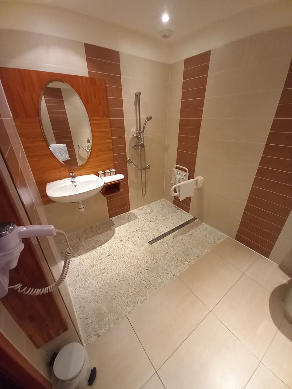 Comfort Triple Room, 1 Bedroom, Garden View | Bathroom