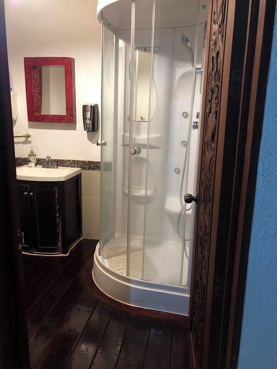 Standard Room | Bathroom | Shower, free toiletries, hair dryer, slippers