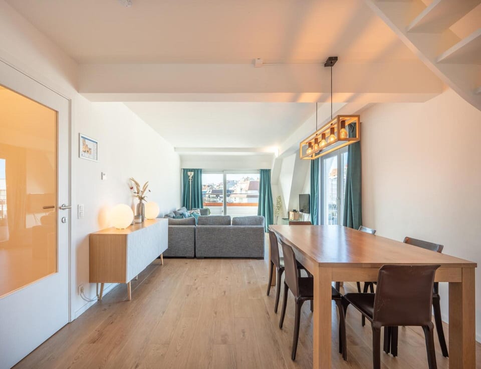Apartment | Dining
