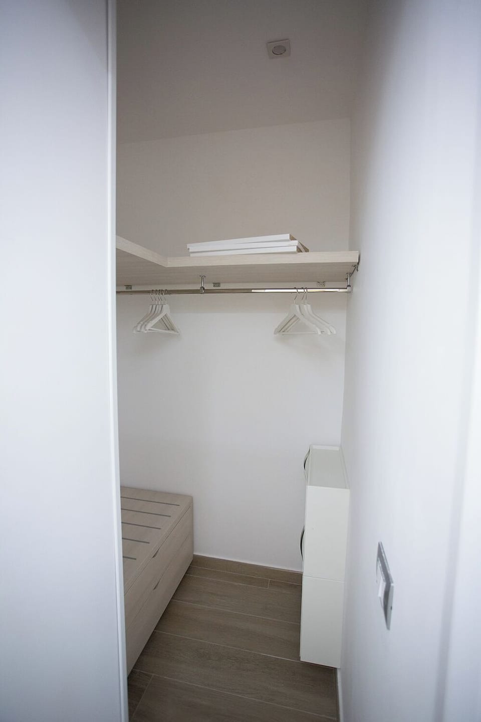 Superior Quadruple Room, Hill View | Wardrobe