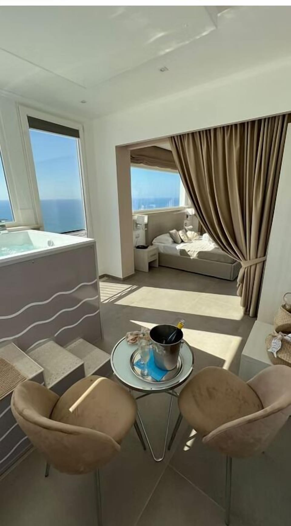Junior Suite, 1 Double Bed, Sea View | Minibar, in-room safe, blackout drapes, WiFi (free)