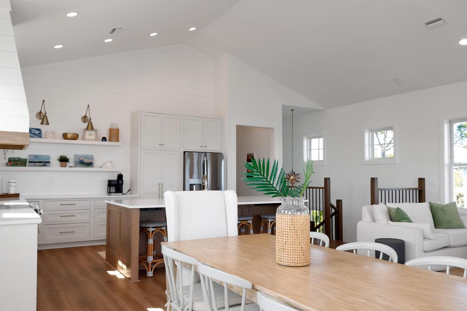 House, Multiple Beds (West Wind) | Dining
