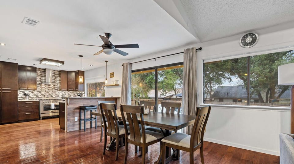 Open layout dining with easy kitchen access