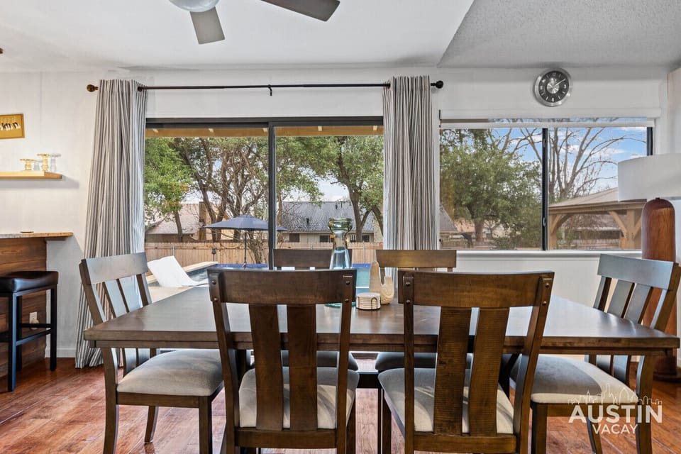 Sunlit dining with easy outdoor flow