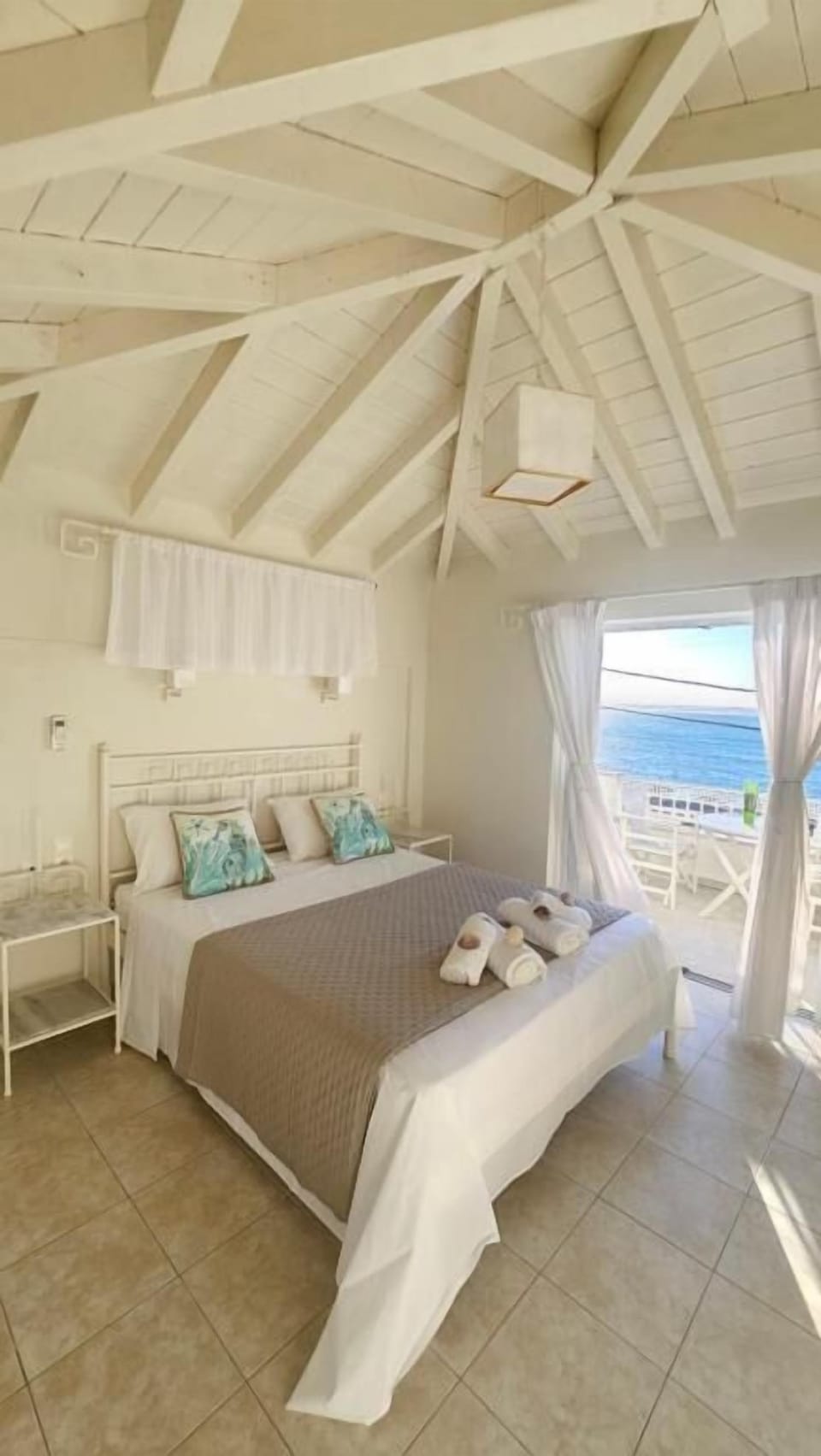 Deluxe Double Room, 1 Queen Bed, Balcony, Sea View | Free WiFi