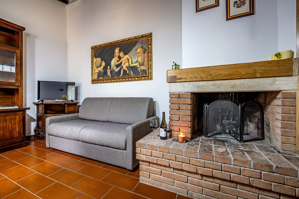Basic Apartment | Living area | TV