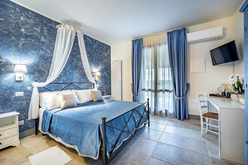 Superior Double Room, Valley View | Desk, free WiFi