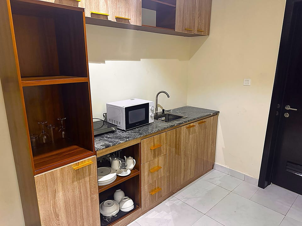 Presidential Suite, Patio, City View | Private kitchen | Mini-fridge