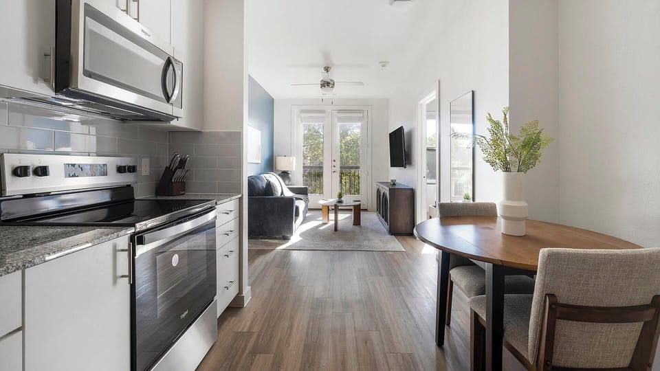 Apartment (1 Bedroom) | Private kitchen | Fridge, coffee/tea maker