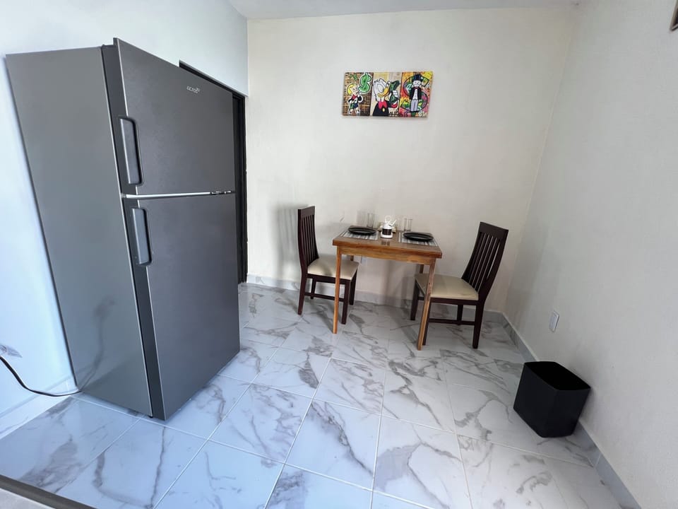 Comfort Suite | Dining