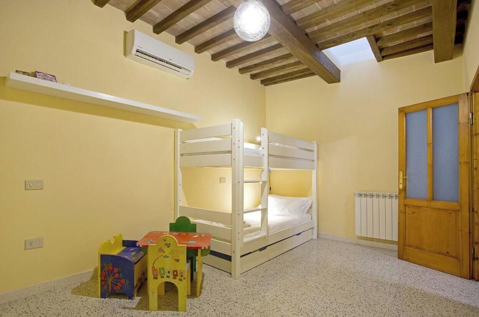 Casa San Girolamo, historic flat with terrace in Lucca's City Center Apartment in Capannori