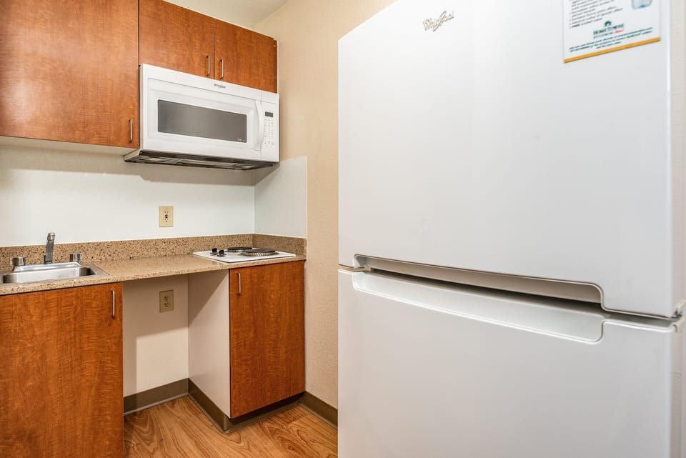 Studio, 1 Queen Bed, Non Smoking | Free WiFi, bed sheets