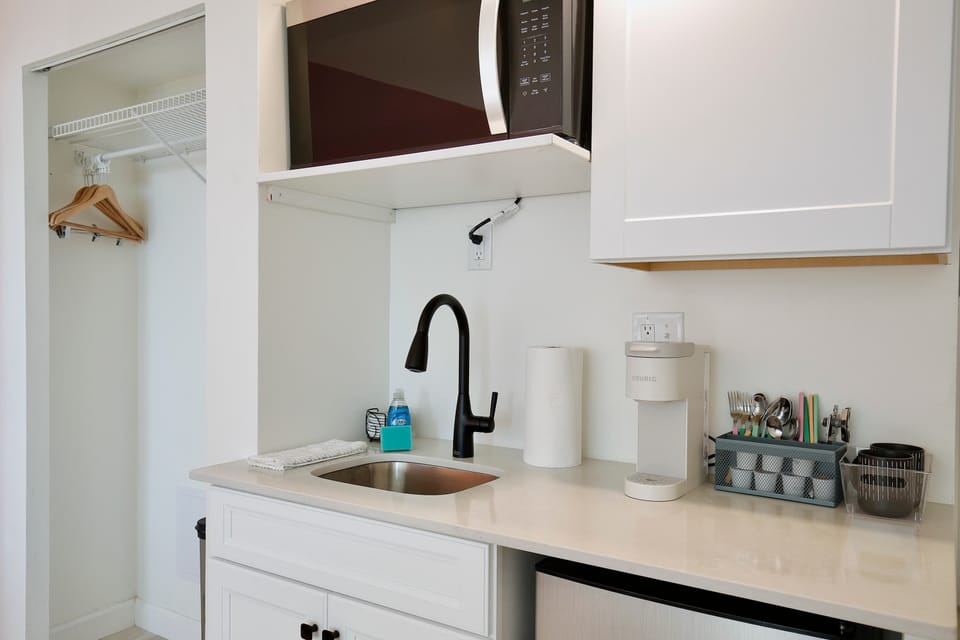 In-Unit Solo Kitchen
