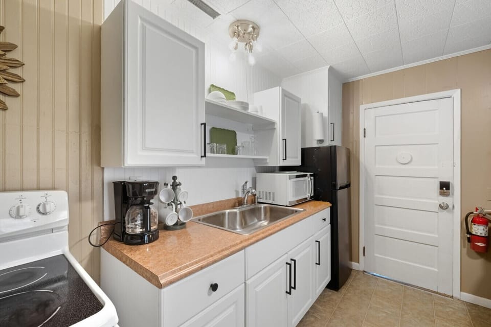 Full kitchen!
