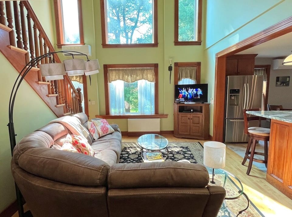 Seating, bar, and Smart TV