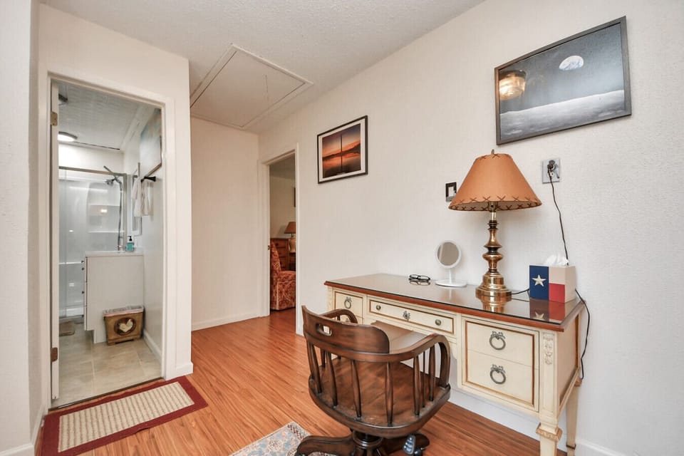 Upstairs/Workspace