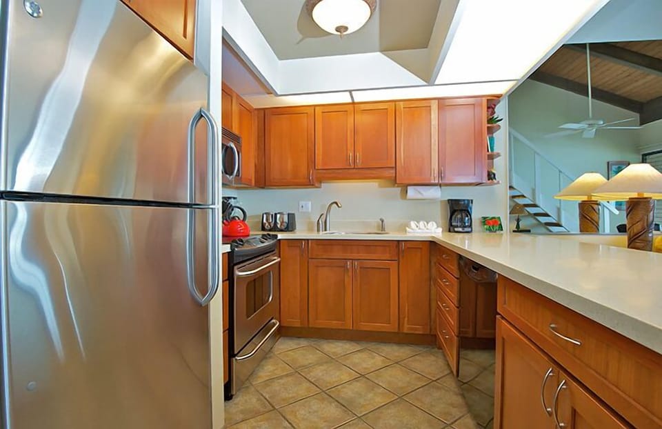 Condo, 2 Bedrooms | Private kitchen | Fridge, microwave, oven, coffee/tea maker