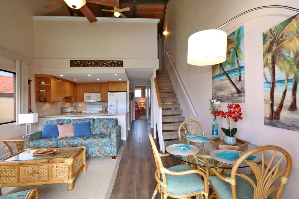 Condo, 2 Bedrooms | Dining
