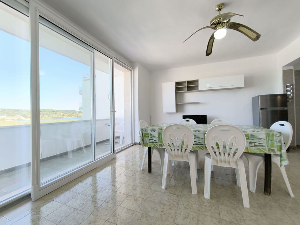 Apartment, Floor, Flooring, Ceiling, Condominium, Wood Flooring, Balcony, Daylighting, Hotel, Penthouse Apartment