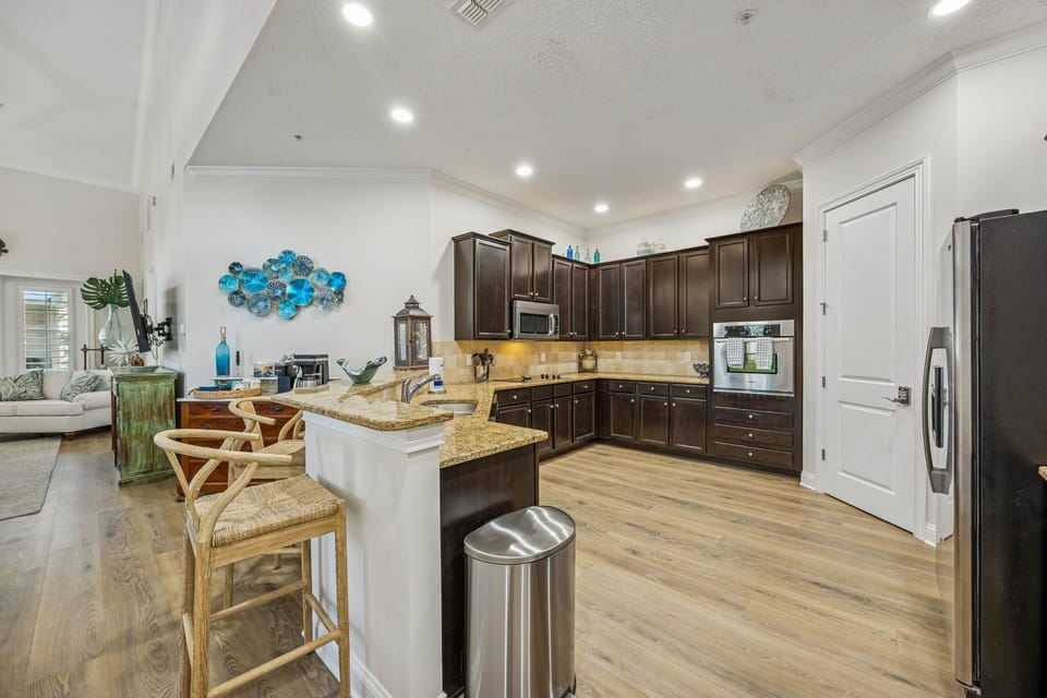 Kitchen and bar area
