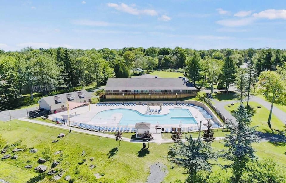 House, 4 Bedrooms, Accessible, Balcony | Pool | Outdoor pool