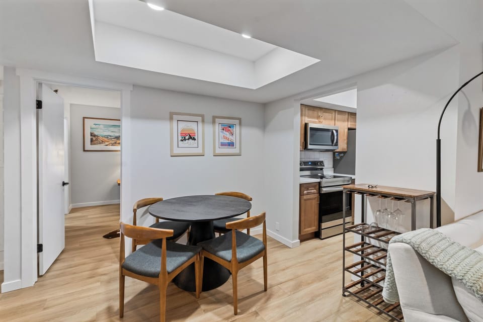 Dining Area for 4