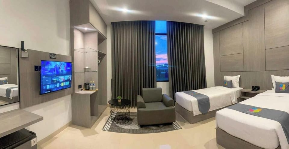 Junior Suite | Desk, laptop workspace, iron/ironing board (on request), WiFi (free)