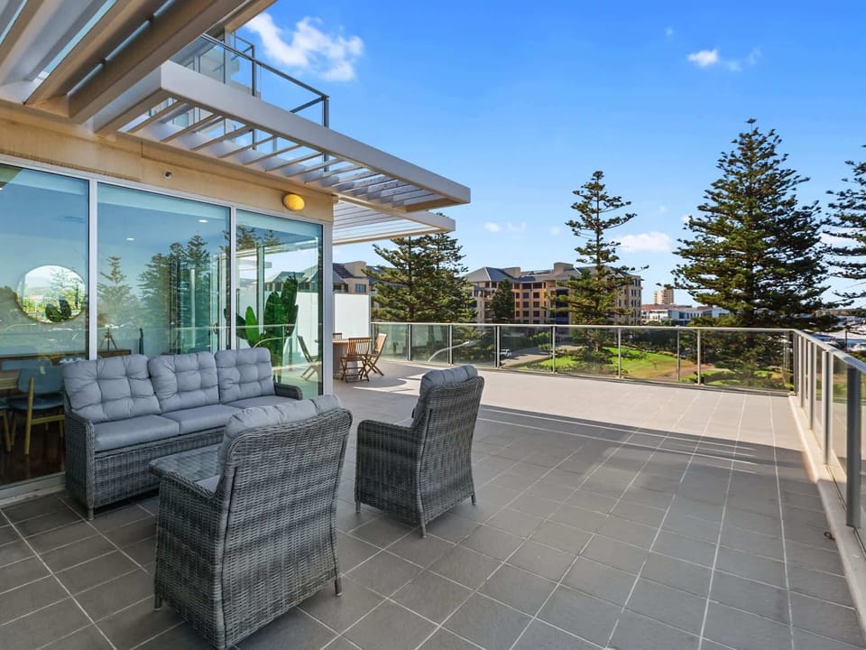 Wraparound Balcony