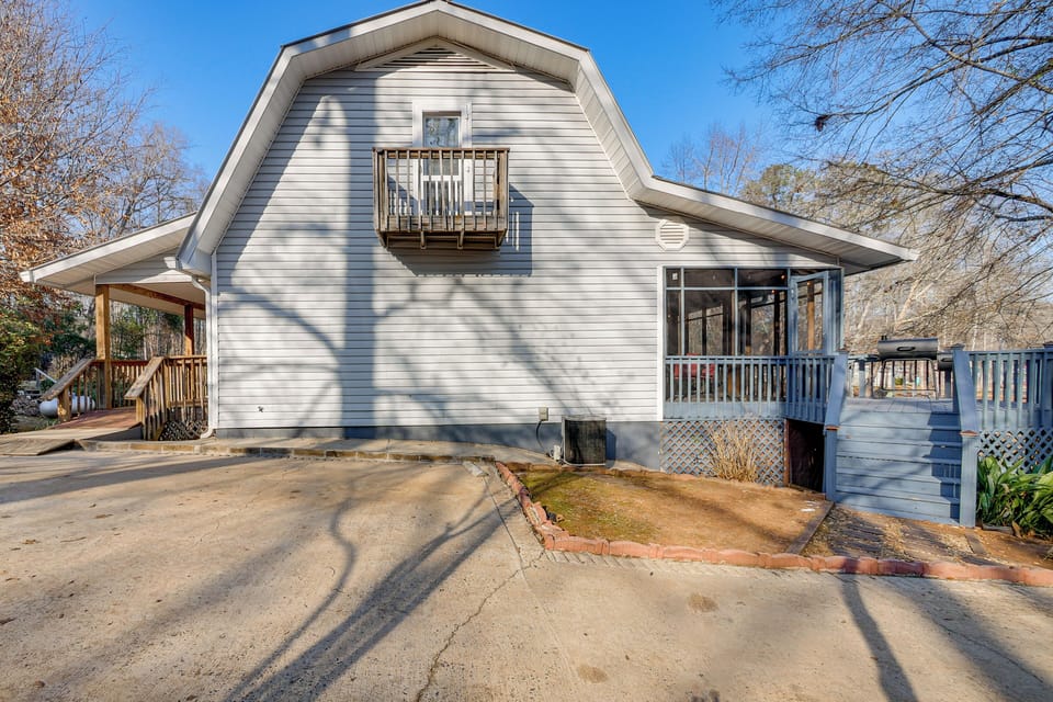 Parking | Driveway (3 Vehicles) | Additional Parking Area (4 Vehicles)