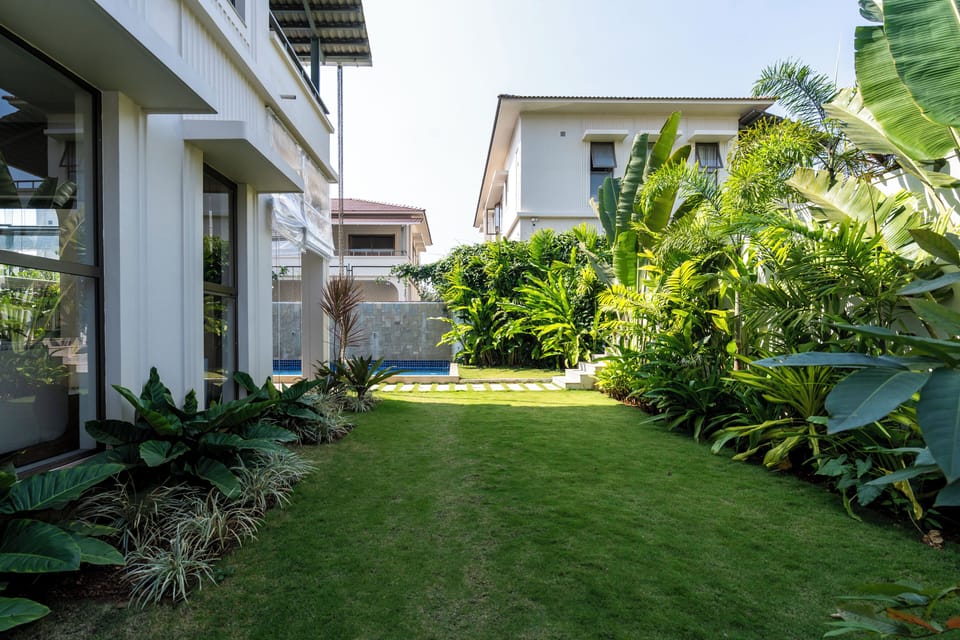 Deluxe Villa, Private Pool, Corner | Property grounds