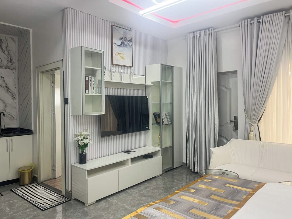 Deluxe Room, Balcony, City View | Desk, laptop workspace, blackout drapes, soundproofing