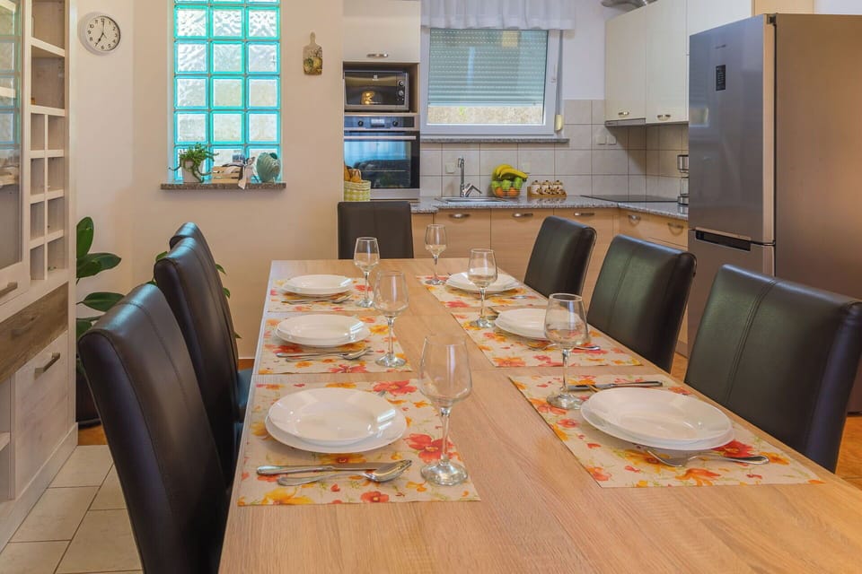 Autumn, Dining Room, Spring, Summer