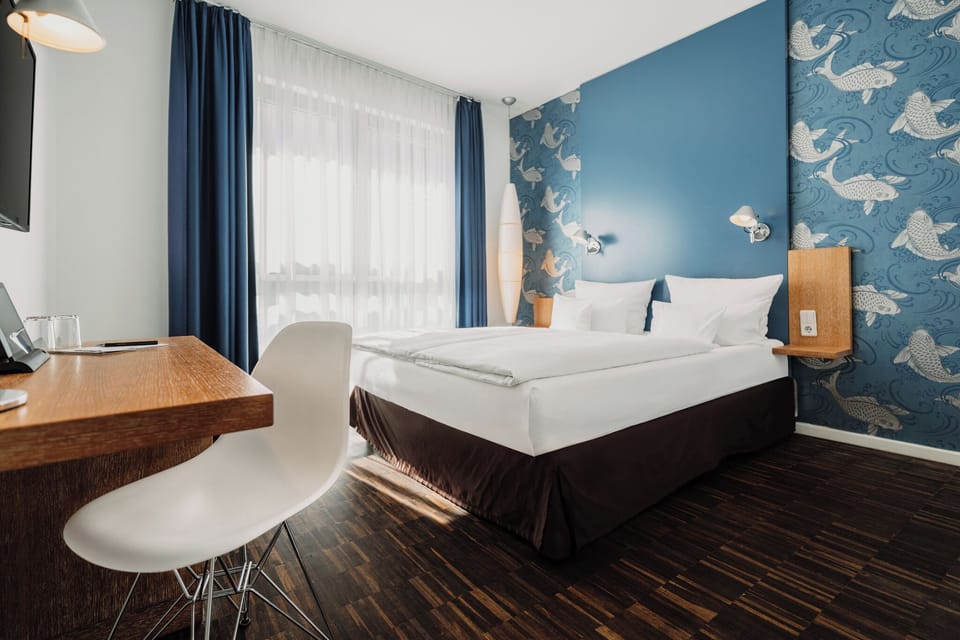 Deluxe Double Room | Hypo-allergenic bedding, desk, soundproofing, iron/ironing board