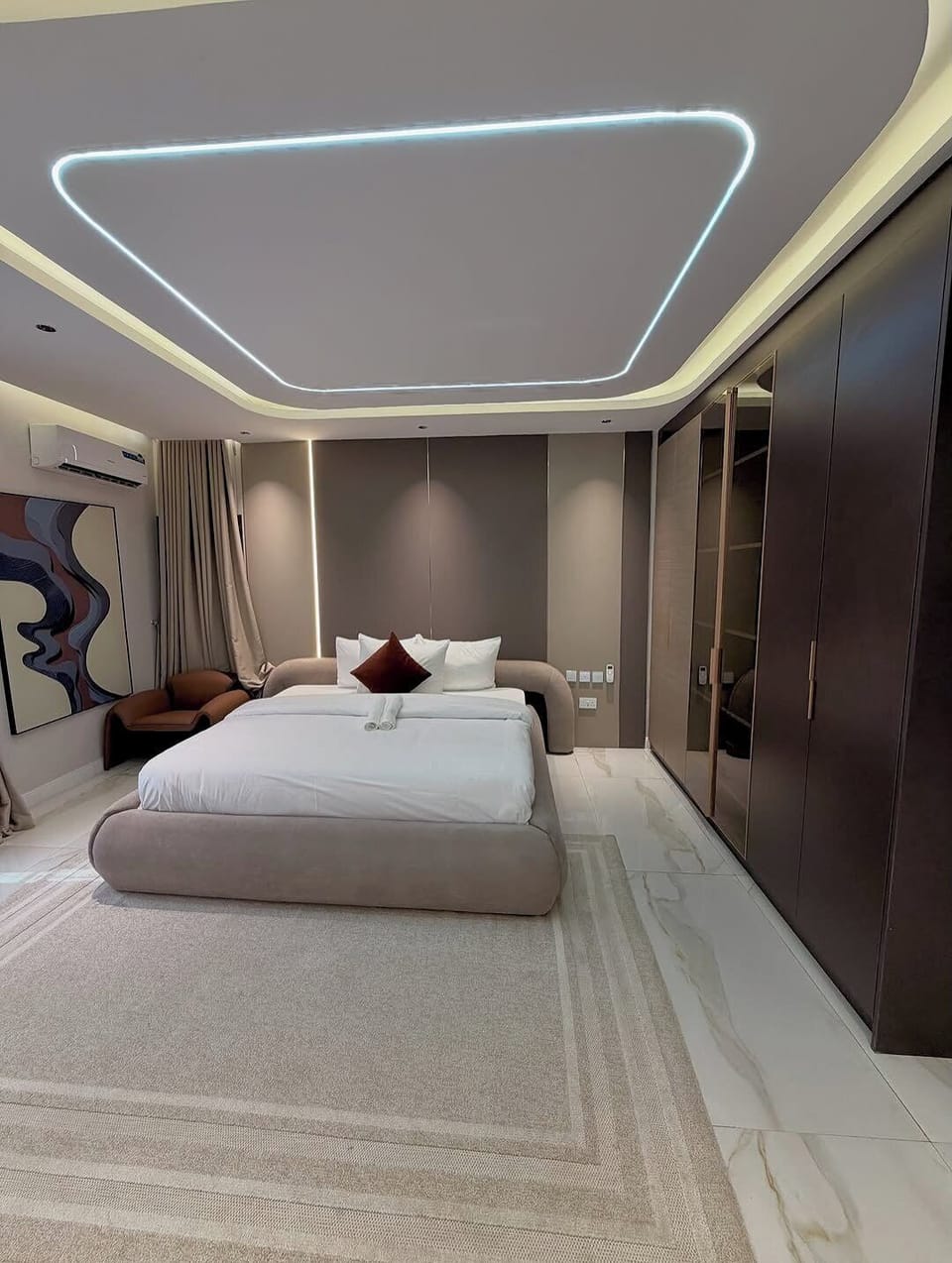 Junior Room, Balcony, City View | Desk, laptop workspace, soundproofing, free WiFi