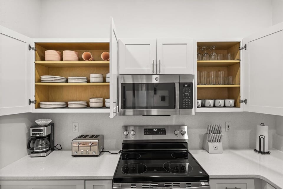 Fully stocked dinnerware so you can cook with ease during your vacation.
