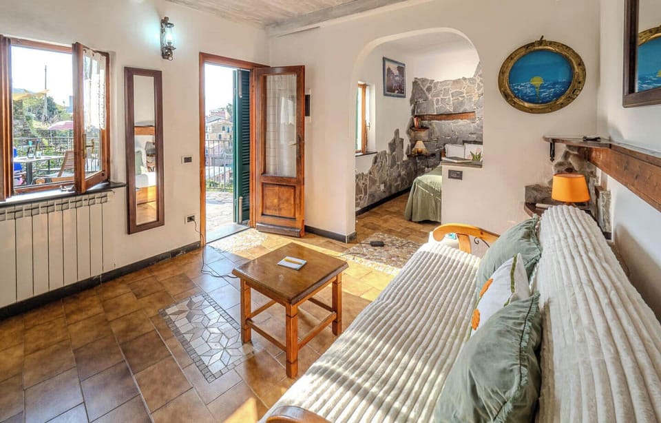 Basic Double Room, Sea View | WiFi (free)