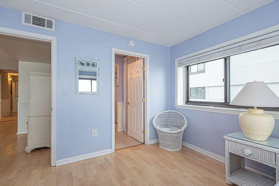 MASTER-BEDROOM