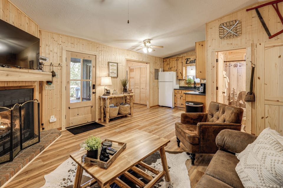 House (2 Bedrooms) | Interior