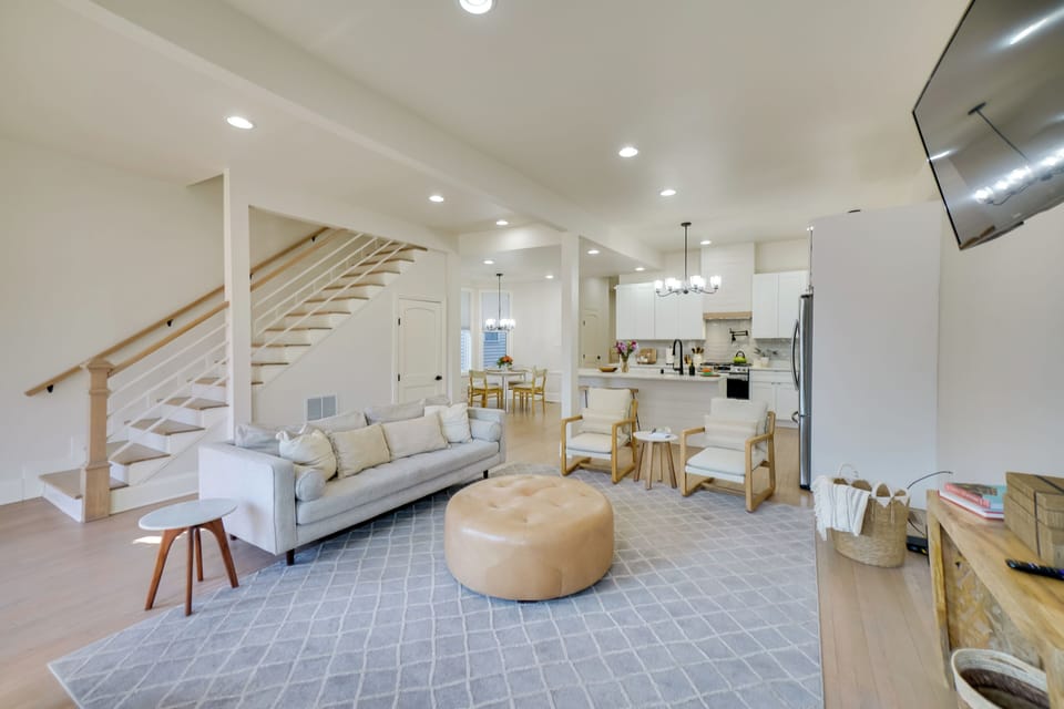 House (4 Bedrooms) | Front of property