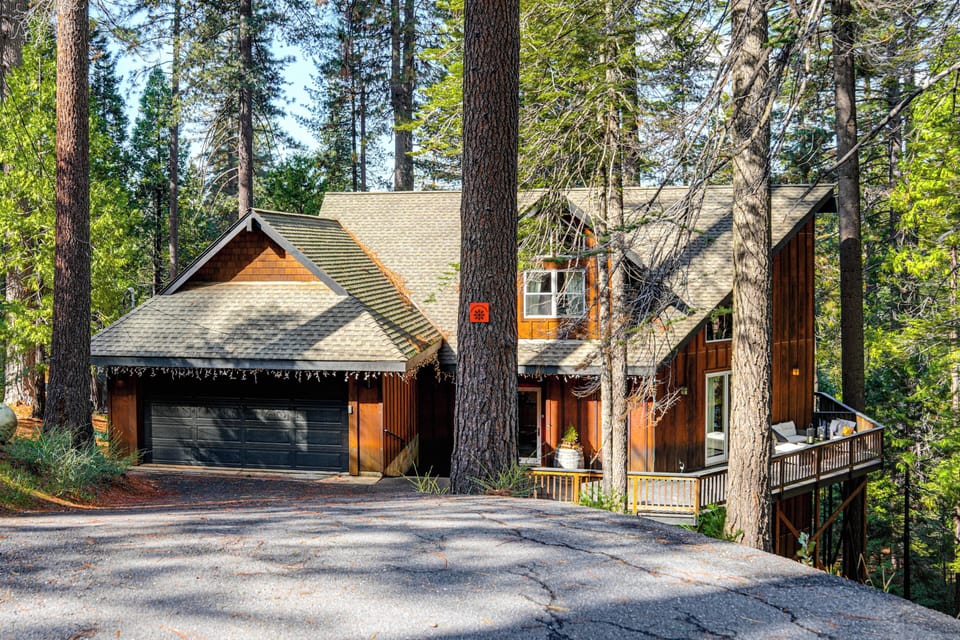 House (4 Bedrooms) | Front of property