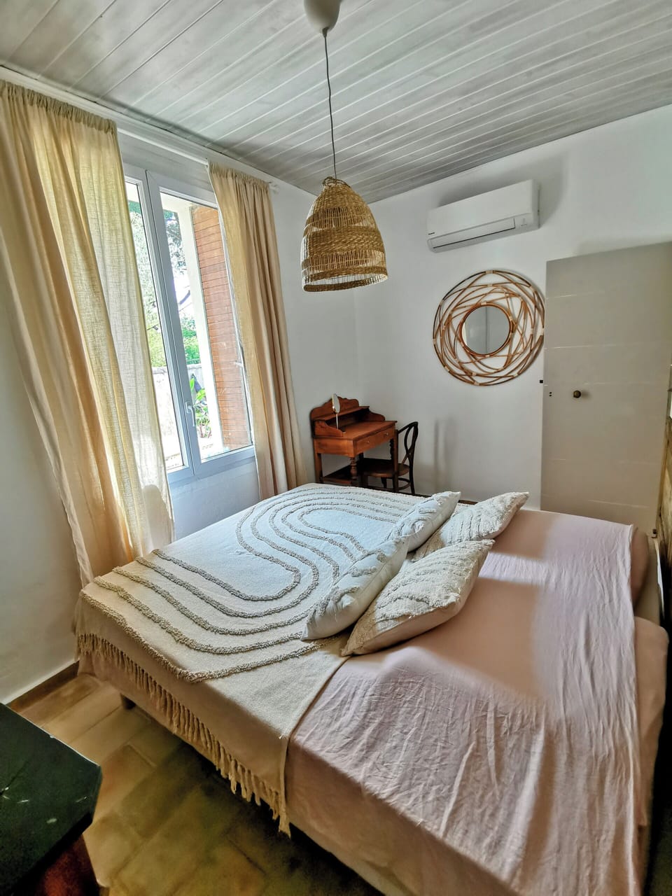 Mas en pierre, piscine et jardin privés, 2ch, 5 pers, 10min du Pont du Gard Farm Stay in Provence-Alpes-Côte d'Azur