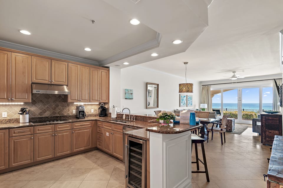 Kitchen - Large kitchen with everything you need!
Keurig and regular coffee maker as well as a crockpot. *Air Fryer available upon request