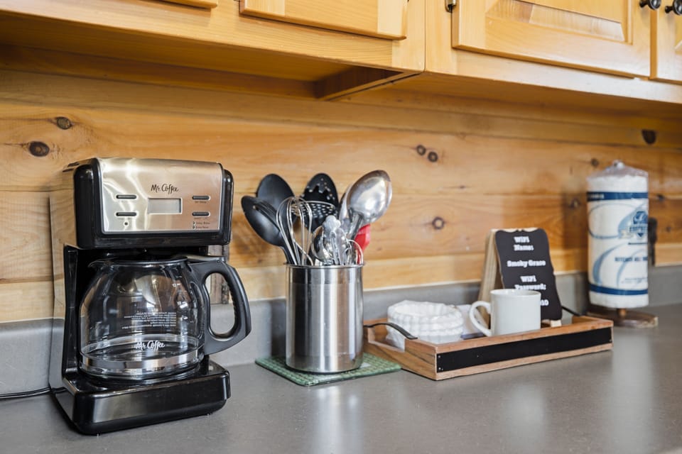 Cabin, 1 Bedroom | Coffee and/or coffee maker