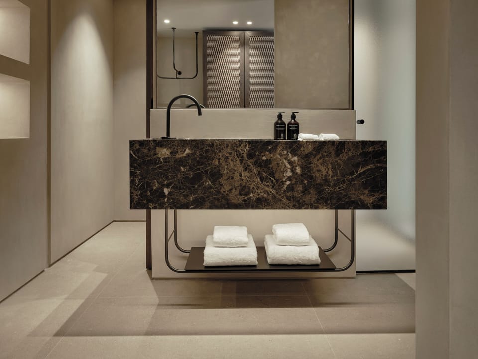 Estate Suite Private Pool Sea View | Bathroom | Shower, free toiletries, hair dryer, bathrobes
