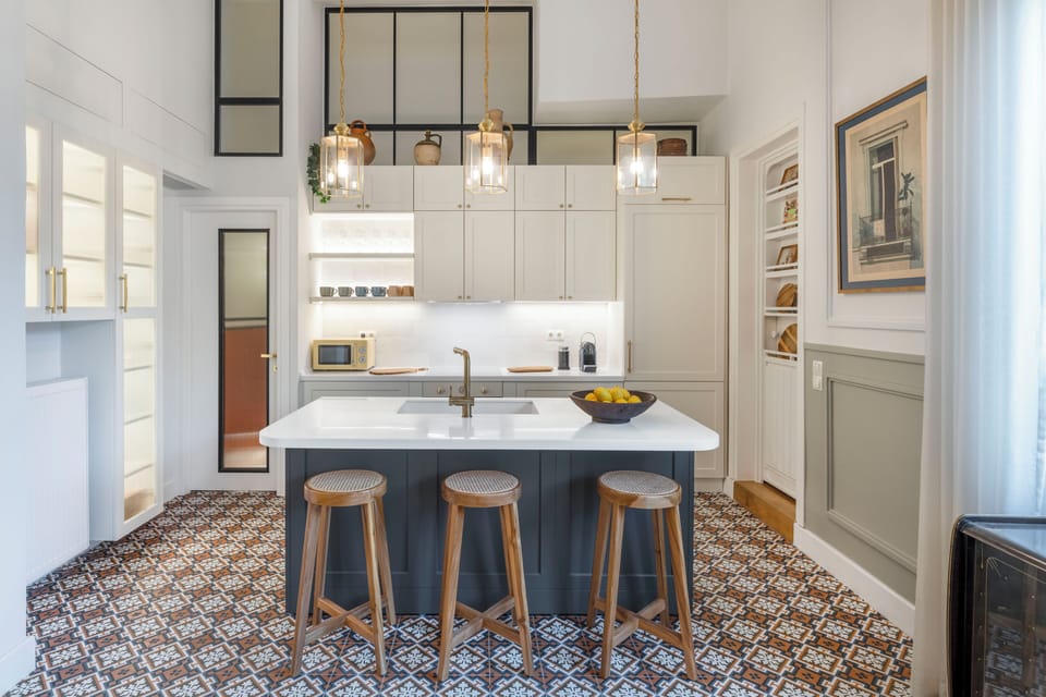 Main level open plan kitchen