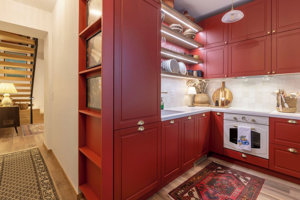 Second mini kitchen on the ground floor with all the modern amenities.